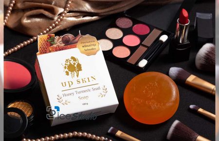 ถ่ายภาพสินค้าพร้อมของประกอบฉาก Up Skin